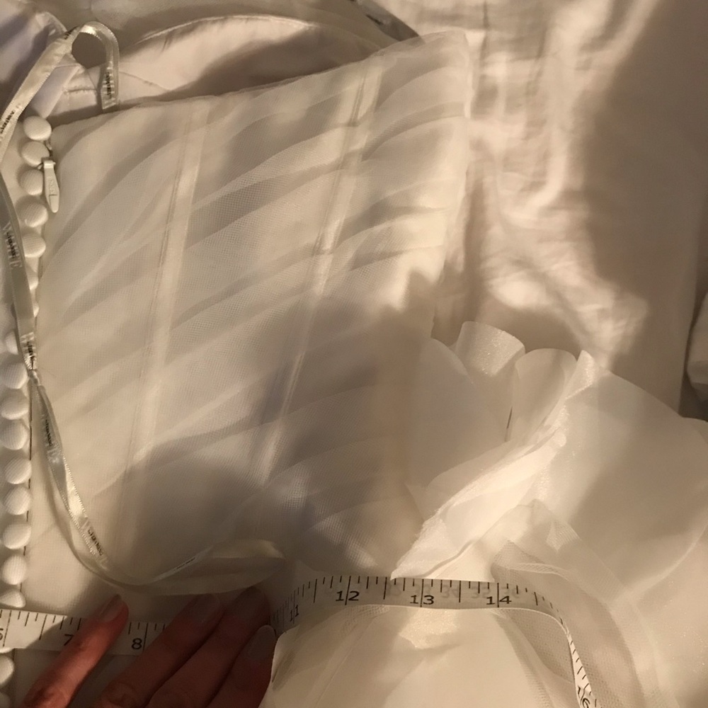 White Vera Wang Wedding Dress size 4 adjusted - Picture 12 of 14